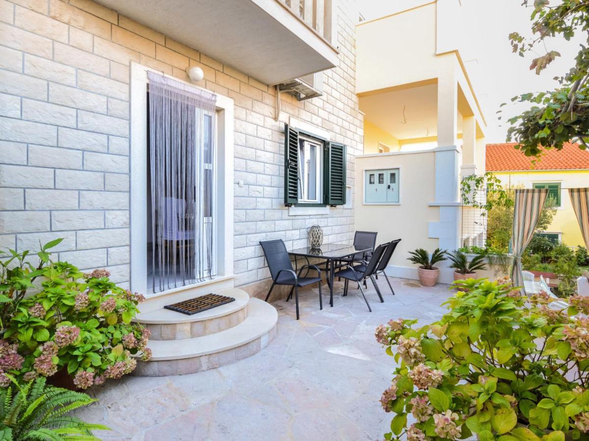 Apartment Ana - Brc100 By Interhome Supetar Bagian luar foto