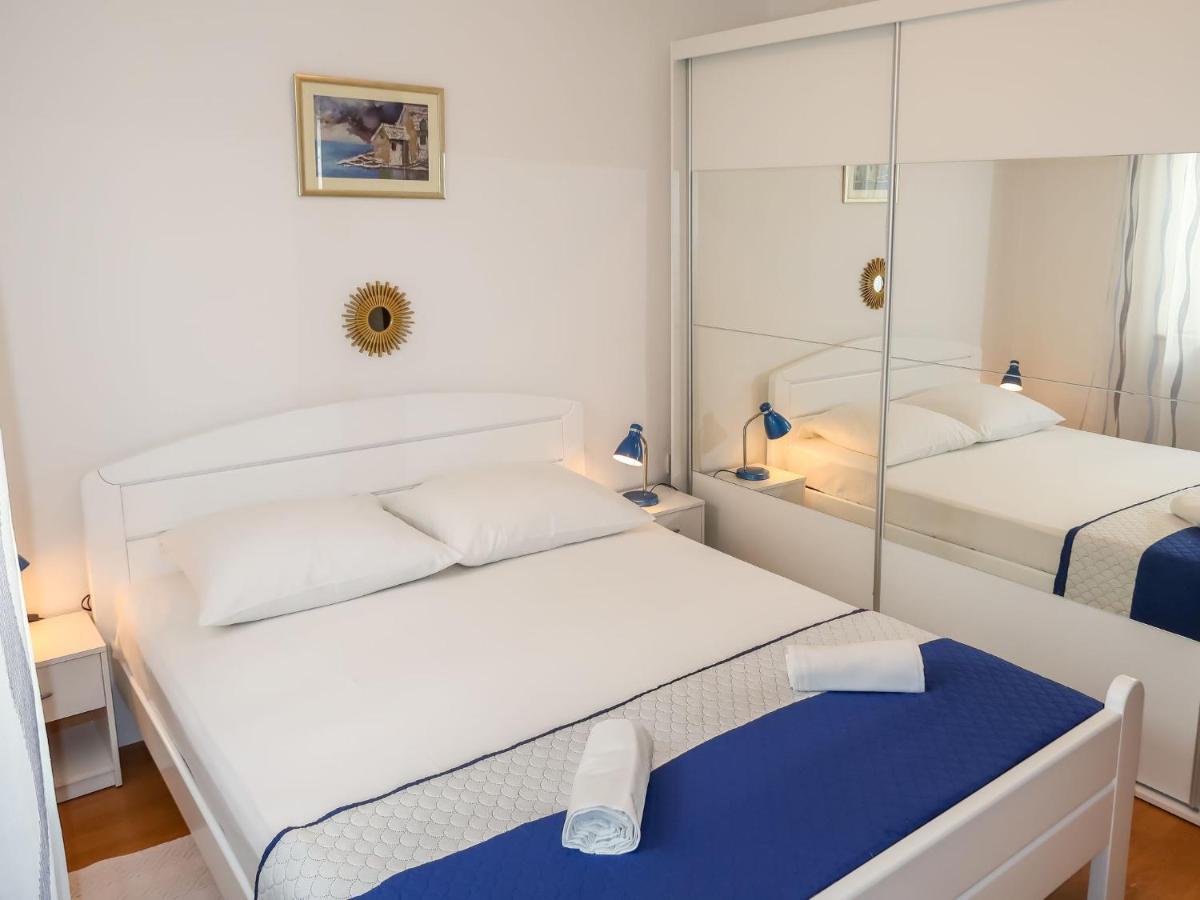 Apartment Ana - Brc100 By Interhome Supetar Bagian luar foto