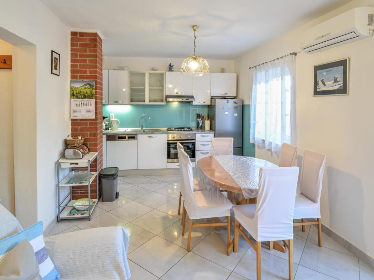 Apartment Ana - Brc100 By Interhome Supetar Bagian luar foto