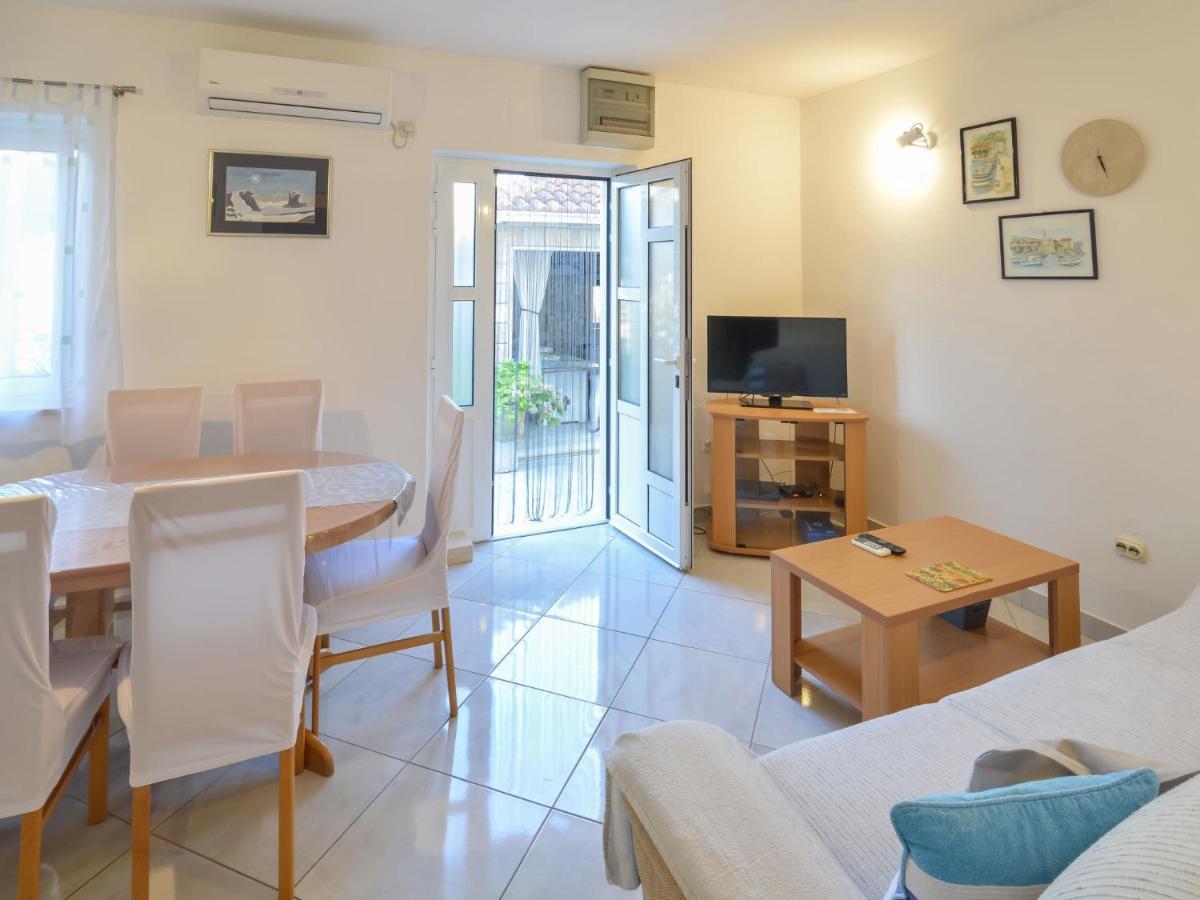 Apartment Ana - Brc100 By Interhome Supetar Bagian luar foto